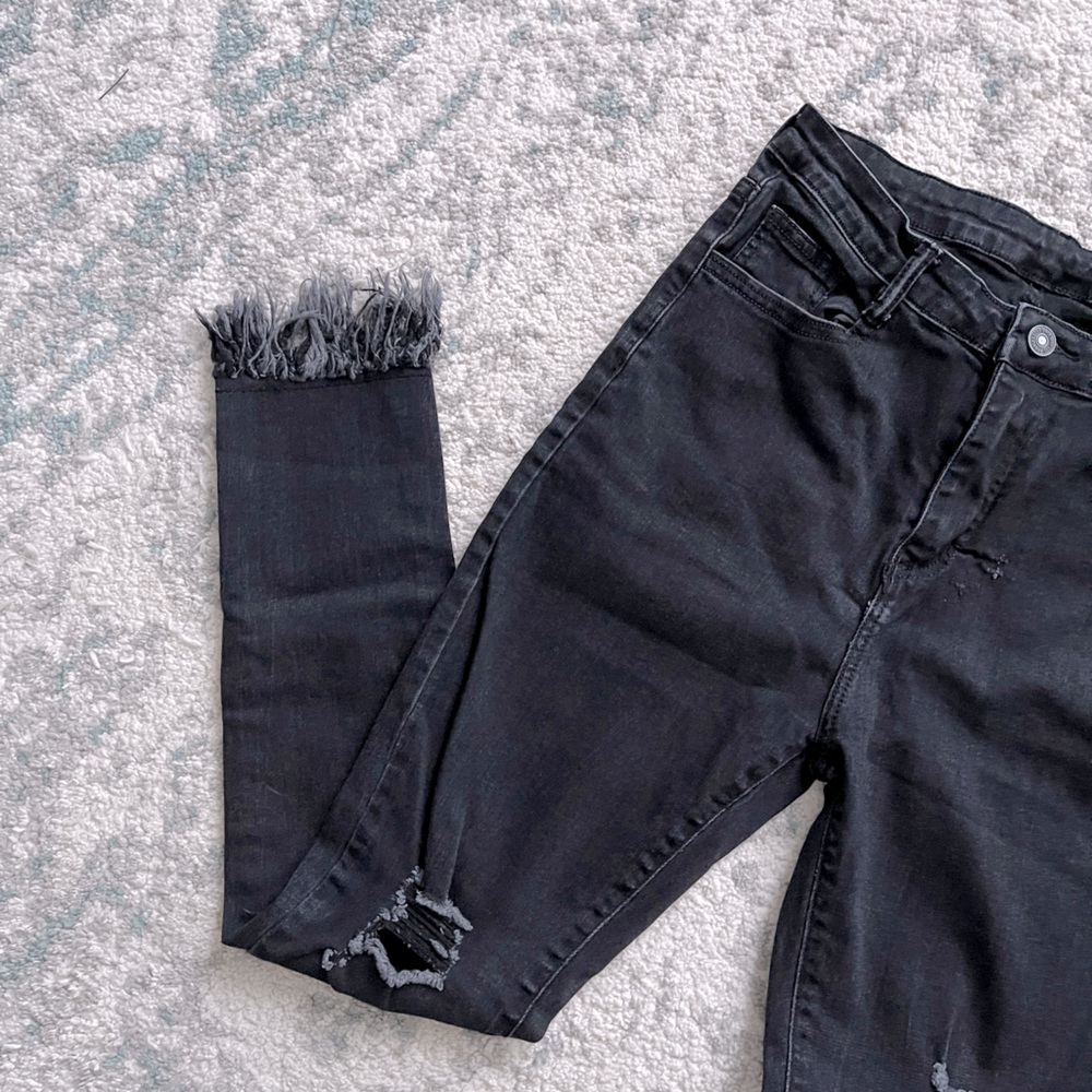 SHEIN High-Waisted Distressed Jeans